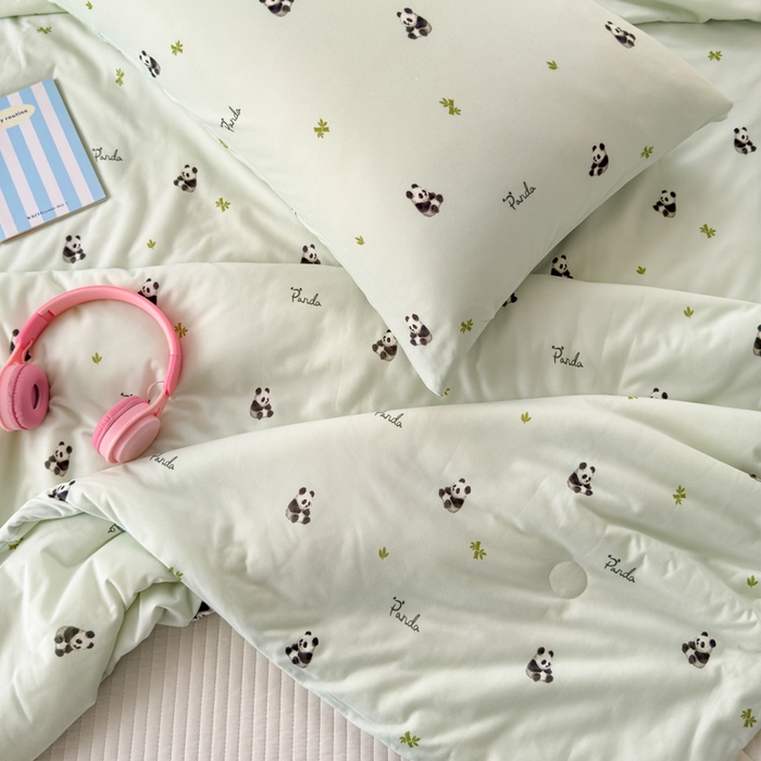 91家纺网 家纺一手货源 找家纺 木堇家居 25年春夏卡通小清新针织棉10%大豆夏被（长期款） 熊猫宝宝-绿