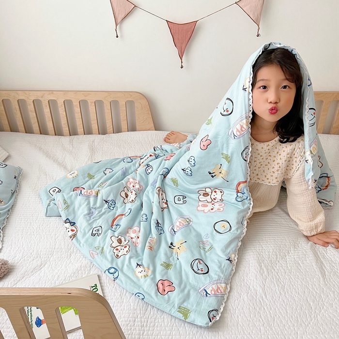 91家纺网 家纺一手货源 找家纺 心卓婴童馆 2025新款A类针织棉被芯—儿童图 彩虹熊蓝