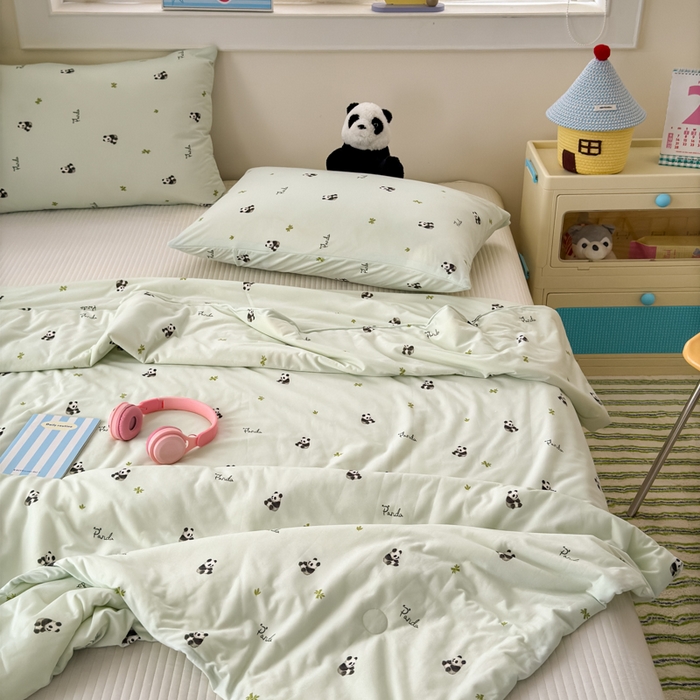 91家纺网 家纺一手货源 找家纺 木堇家居 25年春夏卡通小清新针织棉10%大豆夏被（长期款） 熊猫宝宝-绿