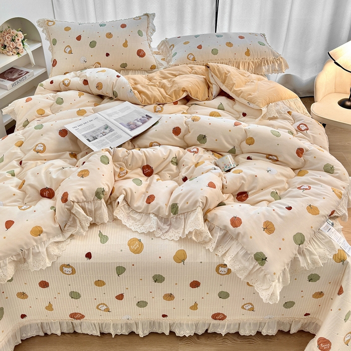 91家纺网 家纺一手货源 找家纺 尊妙被业 2025春夏新款全棉纯棉印花法式花边春秋被可机洗 南瓜节