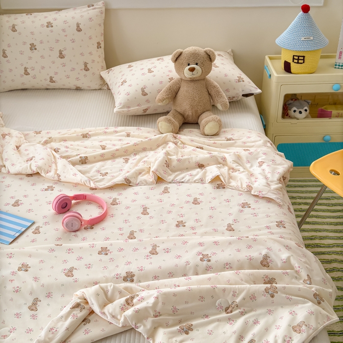 91家纺网 家纺一手货源 找家纺 木堇家居 25年春夏卡通小清新针织棉10%大豆夏被（长期款） 花朵熊宝