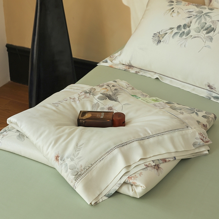 91家纺网 家纺一手货源 找家纺 娇逸家居 2025新款40s天丝莫代尔镂空款夏凉被 兰亭序