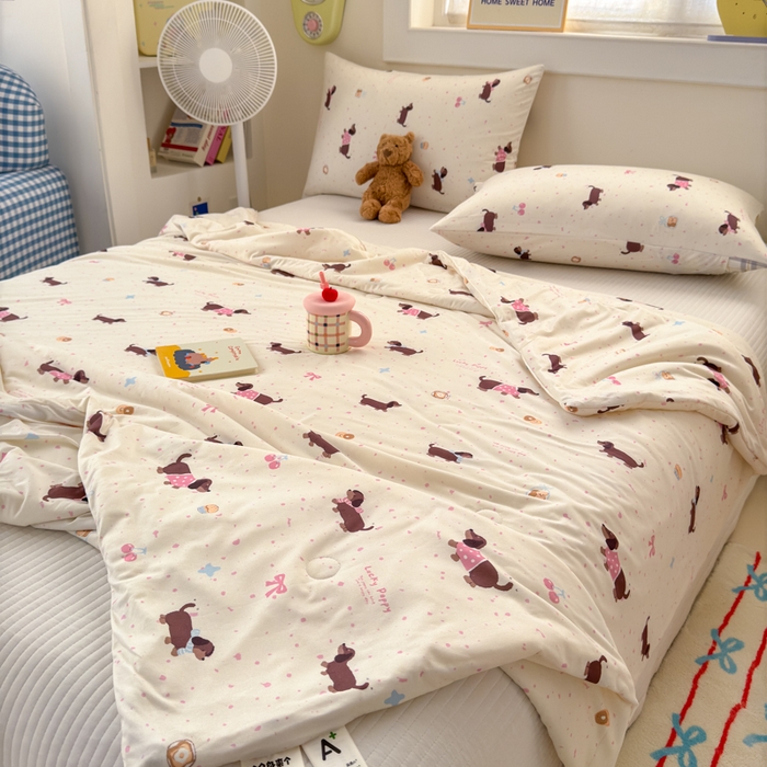 91家纺网 家纺一手货源 找家纺 木堇家居 25年春夏卡通小清新针织棉10%大豆夏被（长期款） 腊肠狗