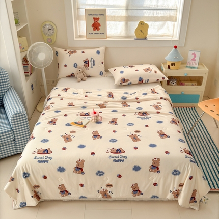 91家纺网 家纺一手货源 找家纺 木堇家居 25年春夏卡通小清新针织棉10%大豆夏被（长期款） 英伦草莓熊