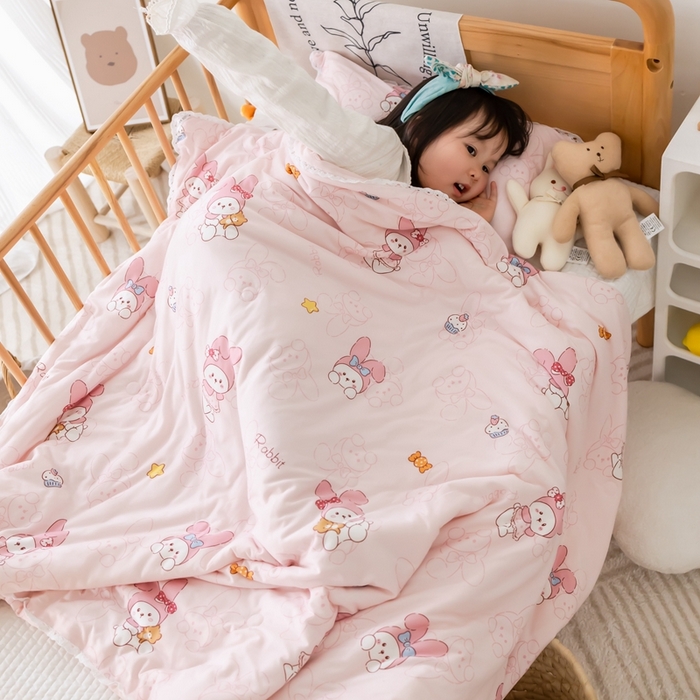 91家纺网 家纺一手货源 找家纺 心卓婴童馆 2025新款A类针织棉被芯—儿童图 蛋糕兔