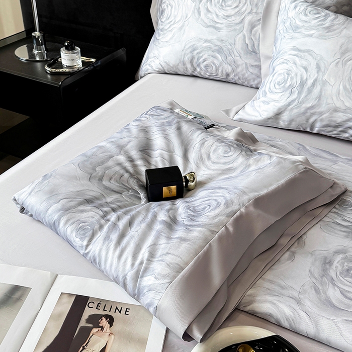 91家纺网 家纺一手货源 找家纺 迷尚家居 2025新款夏被100%莱赛尔数码印花夏被四件套50支天丝夏被 松绿玫瑰