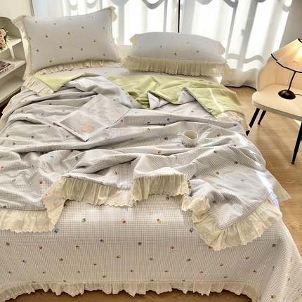 91家纺网 家纺一手货源 找家纺 尊妙被业 2025春夏新款全棉纯棉印花法式花边夏被夏凉被空调被夏被 悠悠草莓-紫