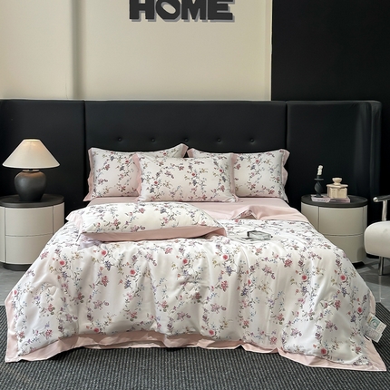 91家纺网 家纺一手货源 找家纺 迷尚家居 2025新款夏被100%莱赛尔数码印花夏被四件套50支天丝夏被 小雨录