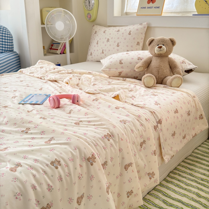 91家纺网 家纺一手货源 找家纺 木堇家居 25年春夏卡通小清新针织棉10%大豆夏被（长期款） 花朵熊宝