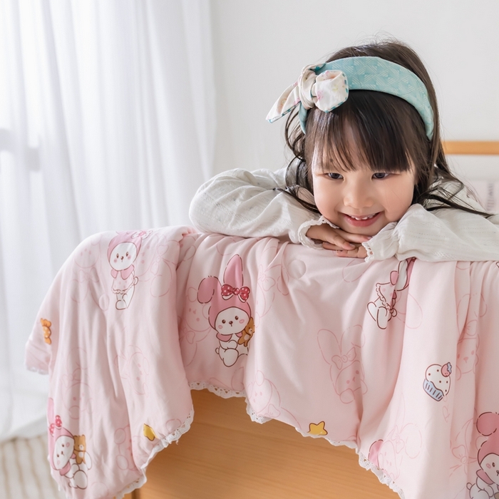 91家纺网 家纺一手货源 找家纺 心卓婴童馆 2025新款A类针织棉被芯—儿童图 蛋糕兔