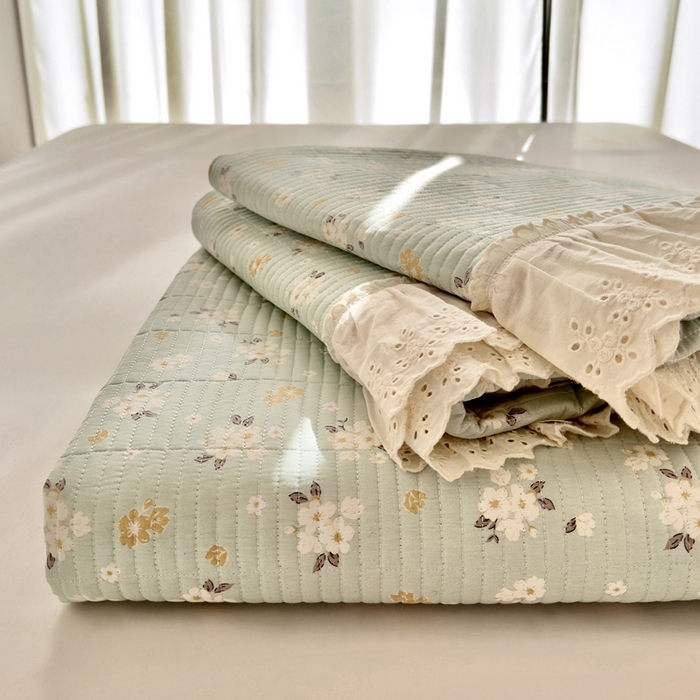 91家纺网 家纺一手货源 找家纺 2025春夏新款全棉纯棉印花法式花边床盖三件套 清歌-绿花边床盖