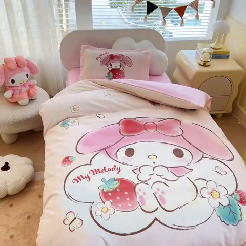 91家纺网 家纺一手货源 找家纺 乐秀家纺 2025新款全棉A类大版定位幼儿园被子三件套卡通三丽鸥被套被芯六件套   花朵美乐蒂