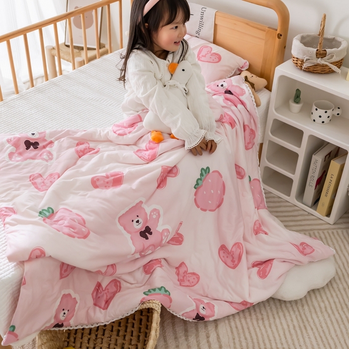 91家纺网 家纺一手货源 找家纺 心卓婴童馆 2025新款A类针织棉被芯—儿童图 爱心小熊