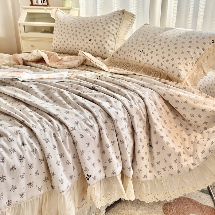 91家纺网 家纺一手货源 找家纺 尊妙被业 2025春夏新款全棉纯棉印花法式花边夏被夏凉被空调被夏被 幻蝶