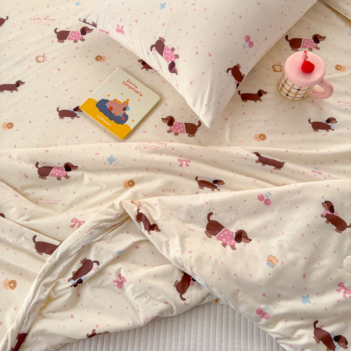 91家纺网 家纺一手货源 找家纺 木堇家居 25年春夏卡通小清新针织棉10%大豆夏被（长期款） 腊肠狗