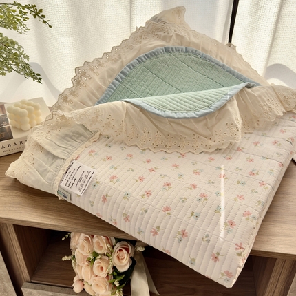 91家纺网 家纺一手货源 找家纺 2025春夏新款全棉纯棉印花法式花边床盖三件套 花仙子-粉花边床盖