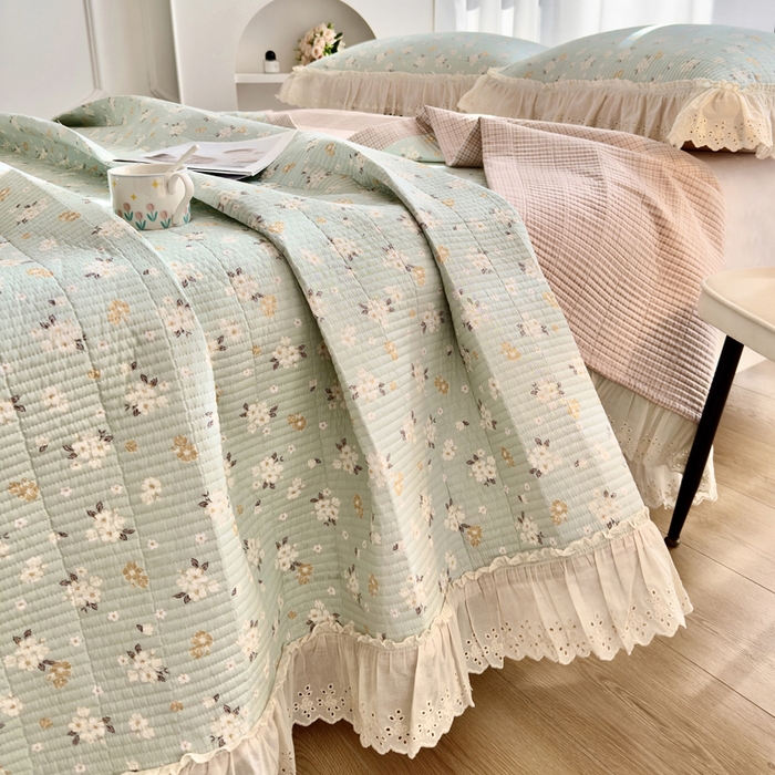 91家纺网 家纺一手货源 找家纺 2025春夏新款全棉纯棉印花法式花边床盖三件套 清歌-绿花边床盖