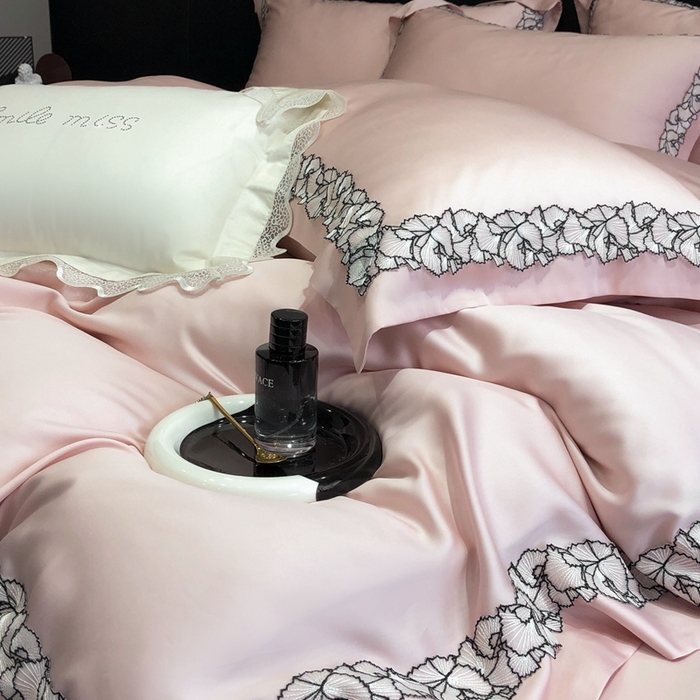 91家纺网 家纺一手货源 找家纺 佳汐蓝家纺 2025新款60天丝绣花梦怡系列四件套 梦怡 粉