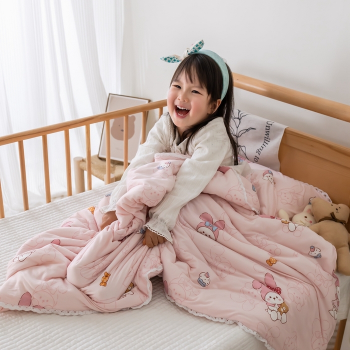 91家纺网 家纺一手货源 找家纺 心卓婴童馆 2025新款A类针织棉被芯—儿童图 蛋糕兔