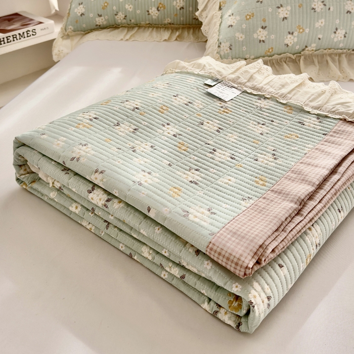 91家纺网 家纺一手货源 找家纺 2025春夏新款全棉纯棉印花法式花边床盖三件套 清歌-绿花边床盖