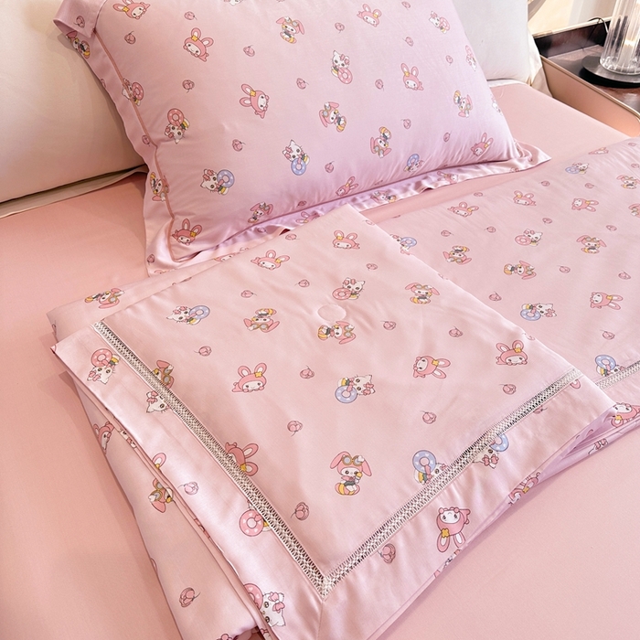 91家纺网 家纺一手货源 找家纺 娇逸家居 2025新款40s天丝莫代尔镂空款夏凉被 朵西 粉