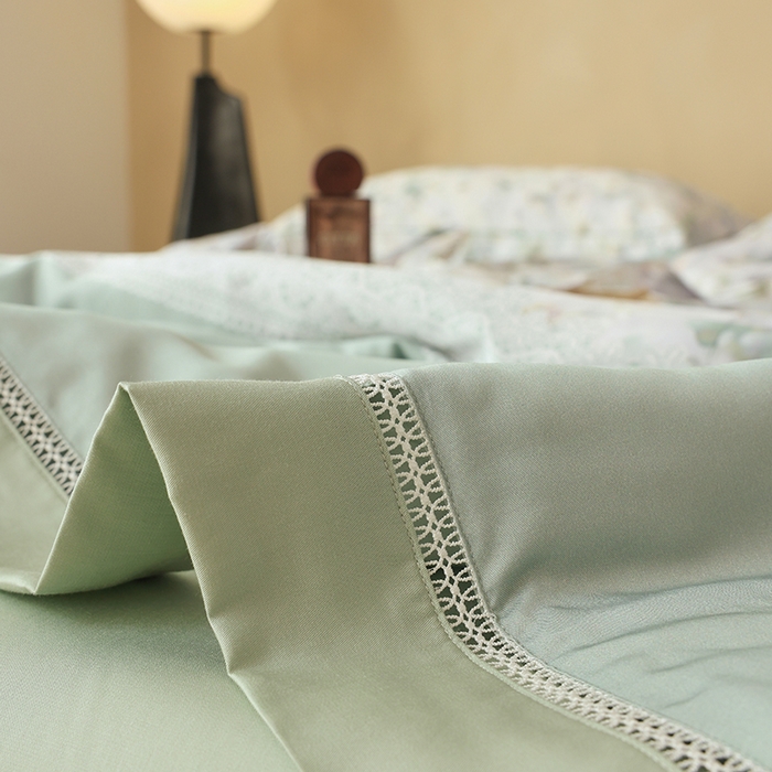 91家纺网 家纺一手货源 找家纺 娇逸家居 2025新款40s天丝莫代尔镂空款夏凉被 画悦