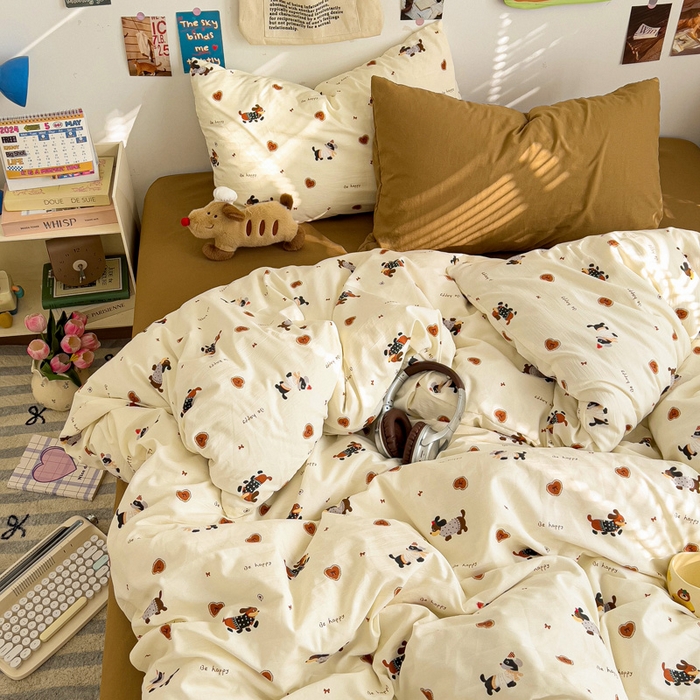 91家纺网 家纺一手货源 找家纺 水墨江南 2025新款超柔水洗棉系列四件套 腊肠小狗