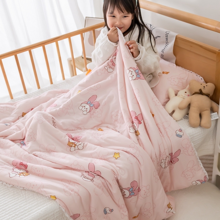 91家纺网 家纺一手货源 找家纺 心卓婴童馆 2025新款A类针织棉被芯—儿童图 蛋糕兔
