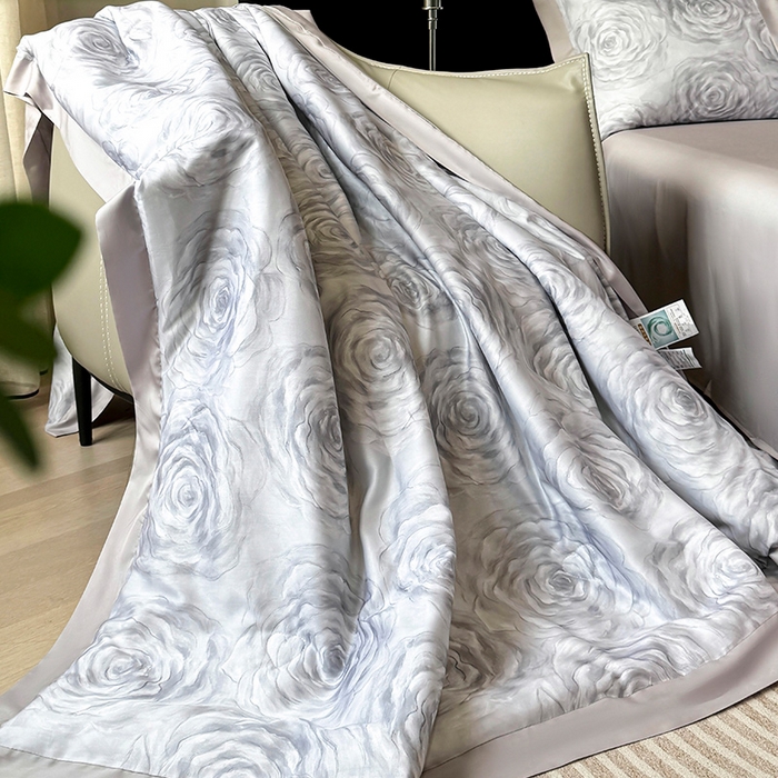 91家纺网 家纺一手货源 找家纺 迷尚家居 2025新款夏被100%莱赛尔数码印花夏被四件套50支天丝夏被 松绿玫瑰