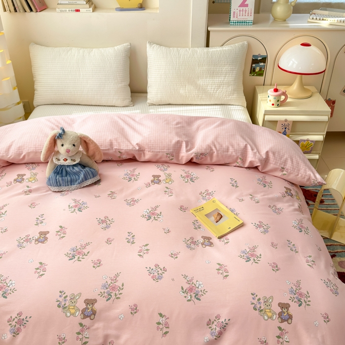 91家纺网 家纺一手货源 找家纺 清雅福 2025新款13070全棉小清新单被套 甜蜜约会·粉