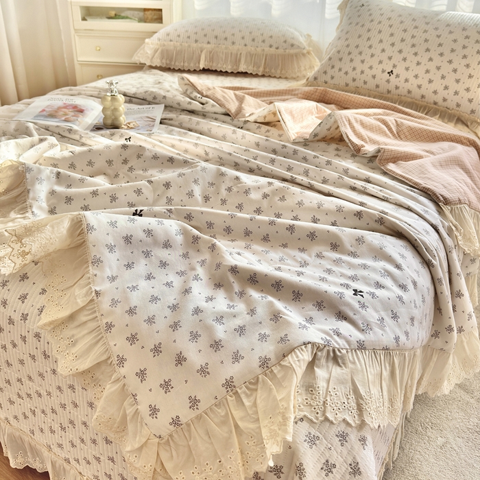 91家纺网 家纺一手货源 找家纺 尊妙被业 2025春夏新款全棉纯棉印花法式花边夏被夏凉被空调被夏被 幻蝶