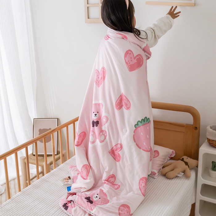 91家纺网 家纺一手货源 找家纺 心卓婴童馆 2025新款A类针织棉被芯—儿童图 爱心小熊