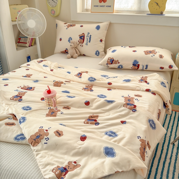 91家纺网 家纺一手货源 找家纺 木堇家居 25年春夏卡通小清新针织棉10%大豆夏被（长期款） 英伦草莓熊