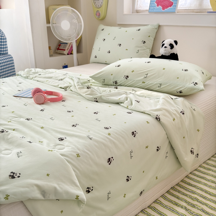 91家纺网 家纺一手货源 找家纺 木堇家居 25年春夏卡通小清新针织棉10%大豆夏被（长期款） 熊猫宝宝-绿