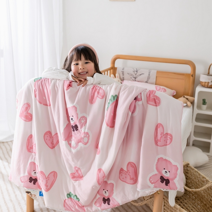 91家纺网 家纺一手货源 找家纺 心卓婴童馆 2025新款A类针织棉被芯—儿童图 爱心小熊