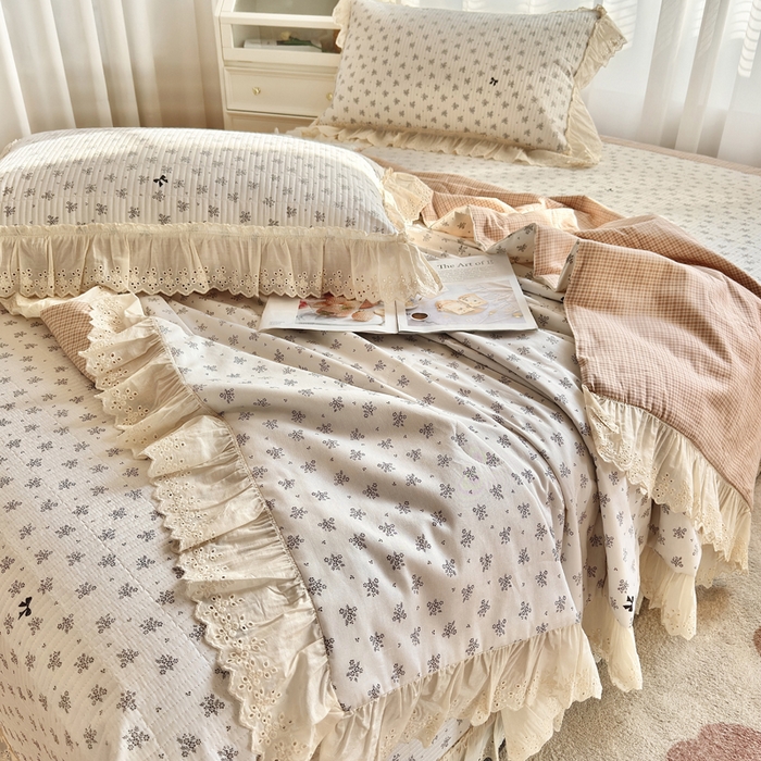 91家纺网 家纺一手货源 找家纺 尊妙被业 2025春夏新款全棉纯棉印花法式花边夏被夏凉被空调被夏被 幻蝶