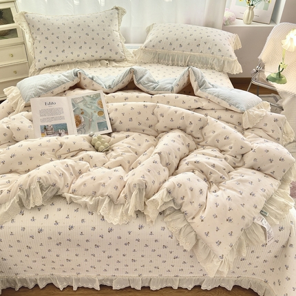 91家纺网 家纺一手货源 找家纺 （总）尊妙被业 2025春夏新款全棉纯棉印花法式花边春秋被可机洗