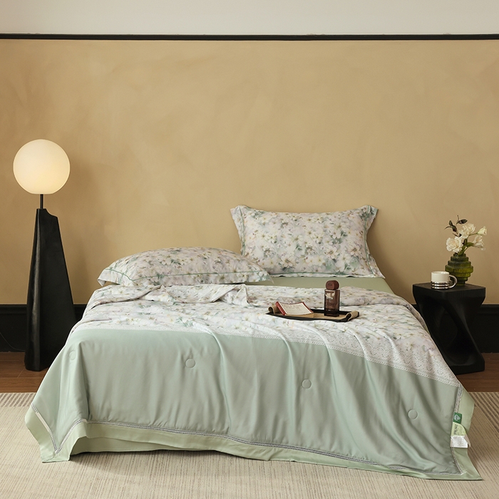 91家纺网 家纺一手货源 找家纺 娇逸家居 2025新款40s天丝莫代尔镂空款夏凉被 画悦