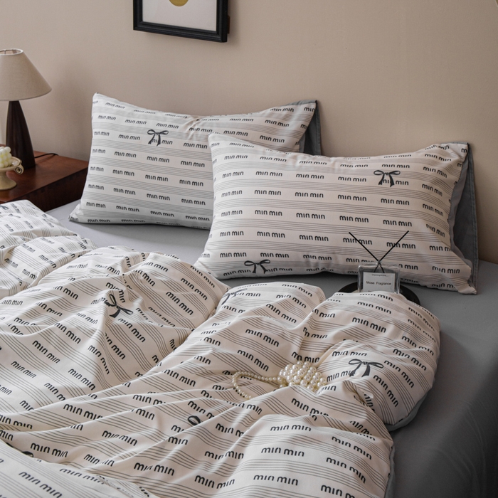 91家纺网 家纺一手货源 找家纺 斯卡诺家纺 2025新款针织天竺棉水洗棉四件套被套学生宿舍三件套床单款 字母蝴蝶结