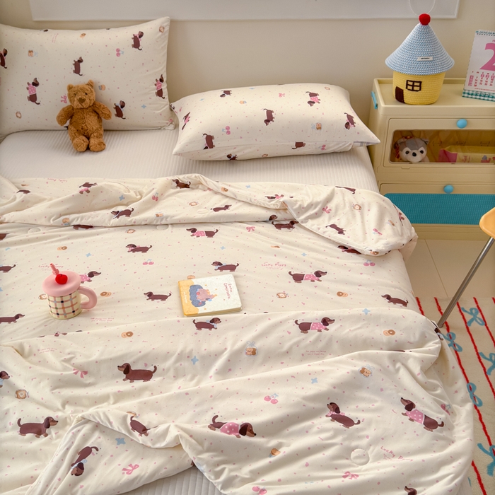 91家纺网 家纺一手货源 找家纺 木堇家居 25年春夏卡通小清新针织棉10%大豆夏被（长期款） 腊肠狗