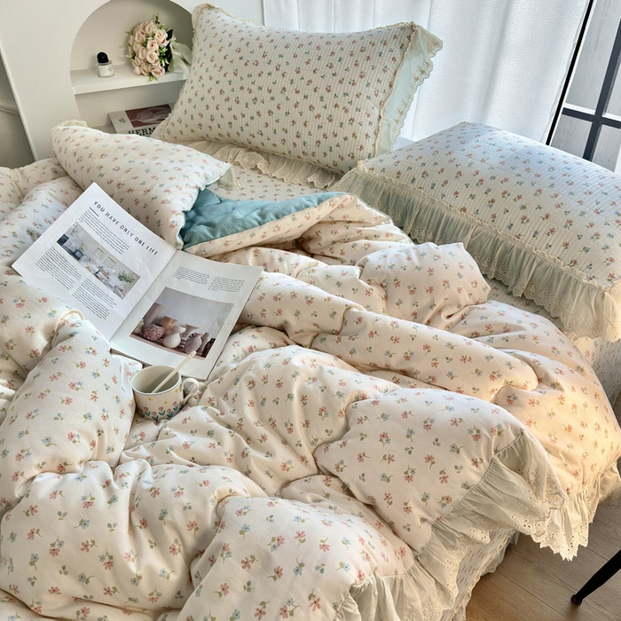 91家纺网 家纺一手货源 找家纺 尊妙被业 2025春夏新款全棉纯棉印花法式花边春秋被可机洗 花仙子-粉