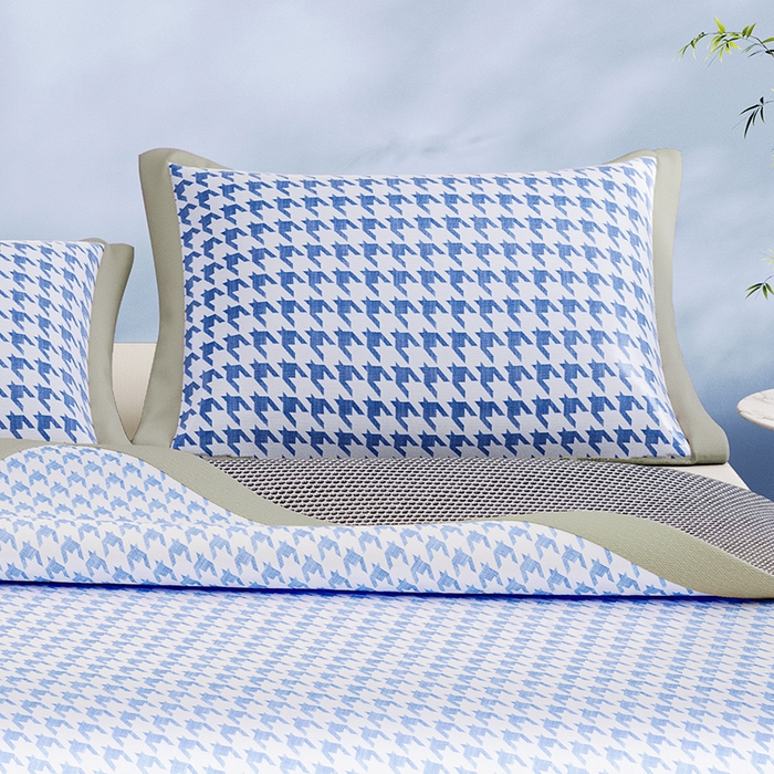 91家纺网 家纺一手货源 找家纺 阿牛席业 2025新款水洗冰晶系列-宽头绣复三明治条席 大千鸟格-蓝-反面三明治款条席