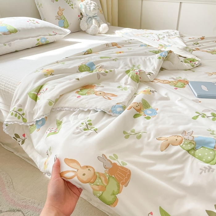 91家纺网 家纺一手货源 找家纺 心卓婴童馆 2025新款A类针织棉被芯—影棚图 小兔团子