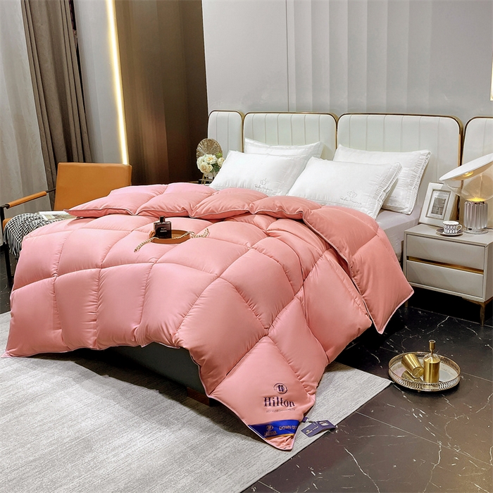 91家纺网 家纺一手货源 找家纺 招财星2店仓储 2025新款款全棉防羽布希尔顿被 豆沙色