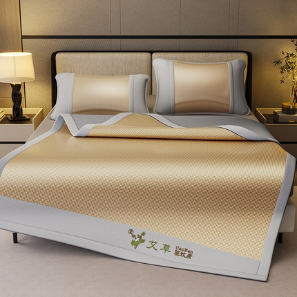 91家纺网 家纺一手货源 找家纺 阿牛席业 2025新款水洗冰晶系列-宽头绣复无纺布条席 小牙格-咖-反面无纺布款条席