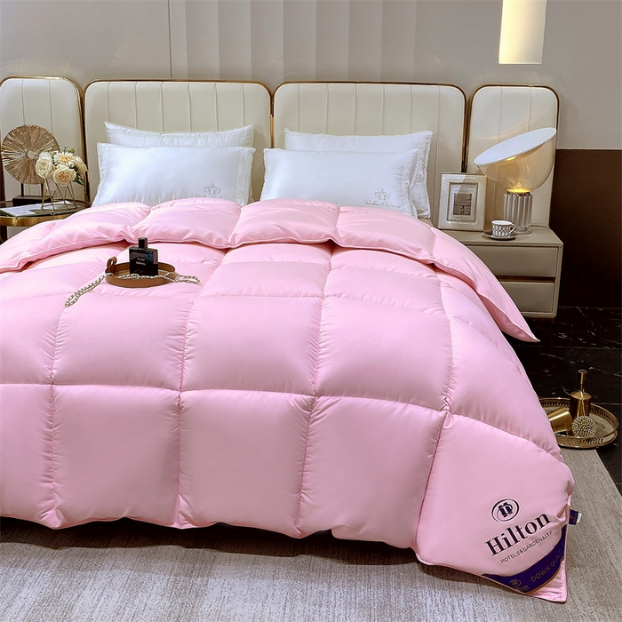 91家纺网 家纺一手货源 找家纺 招财星2店仓储 2025新款款全棉防羽布希尔顿被 粉色