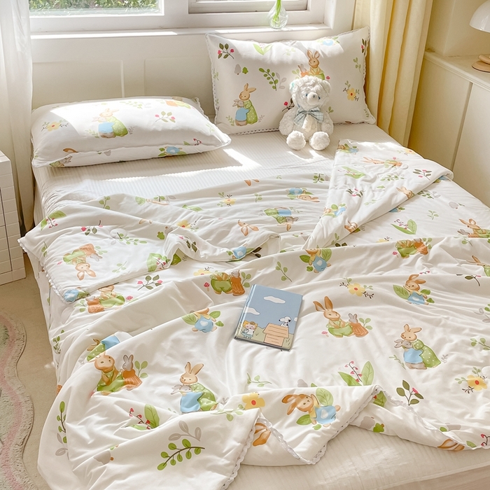 91家纺网 家纺一手货源 找家纺 心卓婴童馆 2025新款A类针织棉被芯—影棚图 小兔团子