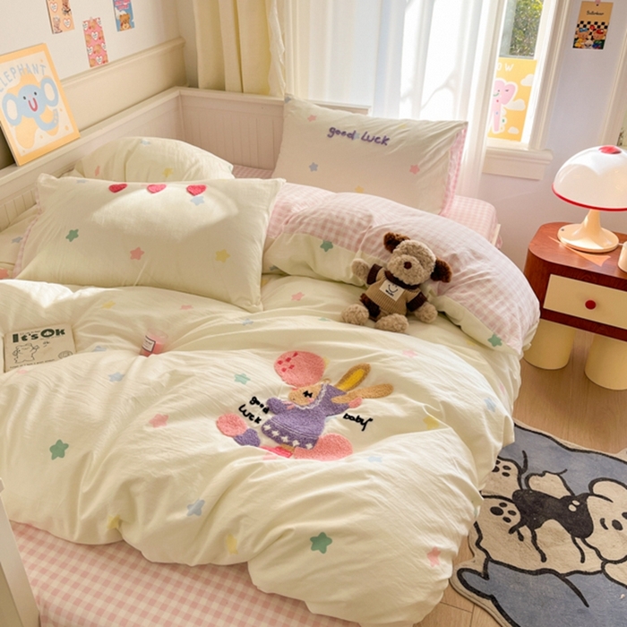 91家纺网 家纺一手货源 找家纺 葡萄家 2025专版高克重超萌卡通格子双拼毛巾绣软糯糯水洗棉四件套 星星兔