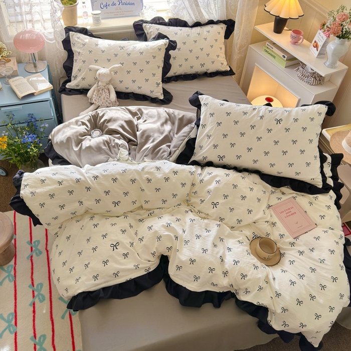 91家纺网 家纺一手货源 找家纺 慕澄家纺 2025新款法式浪漫风花边款水洗棉四件套 花边款-黑系蝴蝶结