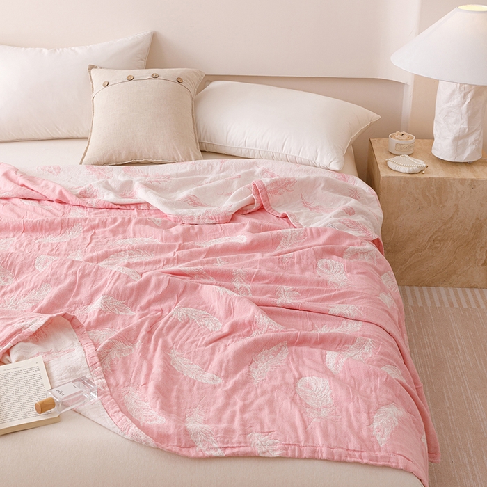 91家纺网 家纺一手货源 找家纺 朴尔家纺-毛巾被 2025新款全棉水洗柔绉三层纱布毛巾被 夏梦-粉